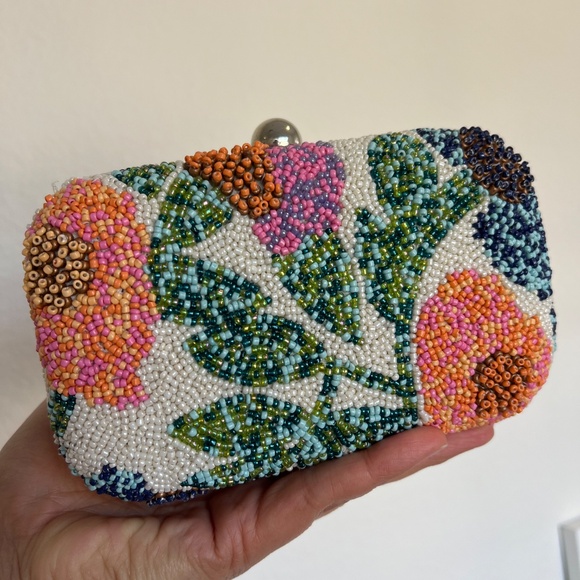 Multi-beaded clutch - Picture 9 of 16